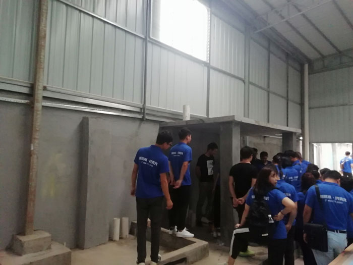 大家參觀灌漿施工方法 防水材料