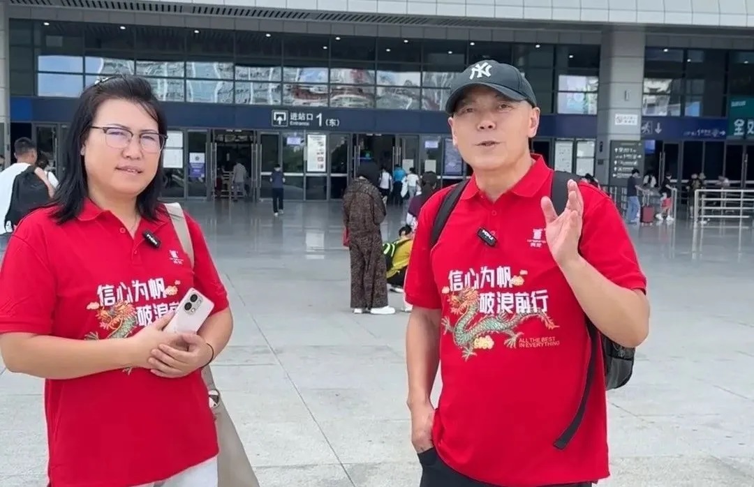 在柳州火車站的一場(chǎng)“偶遇”，揭開了房屋漏水維修的財(cái)富密碼