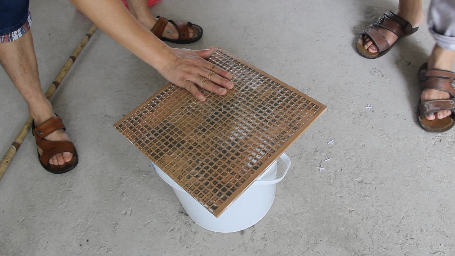 瓷磚-背膠3.jpg 瓷磚-背膠3.jpg