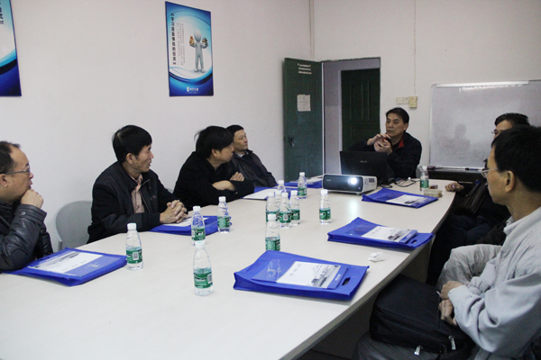 徐工詳細(xì)解答考察團(tuán)防水問題 青龍防水材料