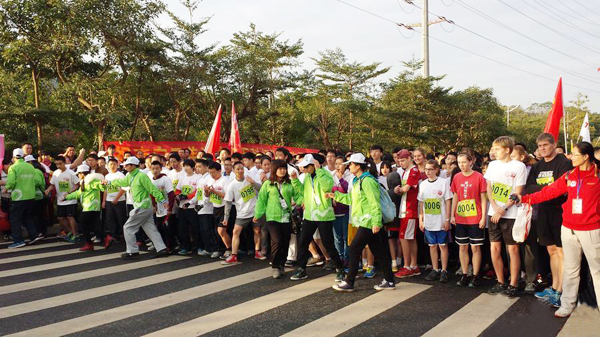 第九屆南寧國(guó)際半程馬拉松比賽準(zhǔn)備開(kāi)跑 青龍公司