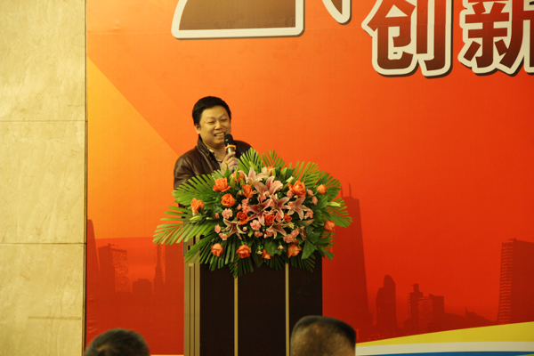 代理商羅總在青龍2014年度三亞代理商年會上分享經(jīng)驗(yàn) 防水