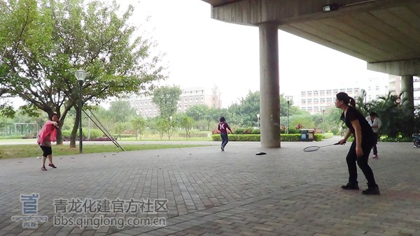 爭(zhēng)搶 爭(zhēng)搶